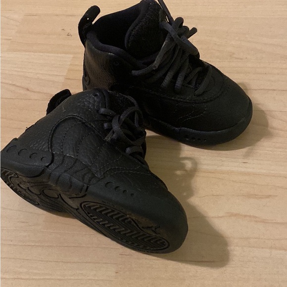 A bundle of toddler NIKES, Jordans, and New balance - Picture 3 of 16